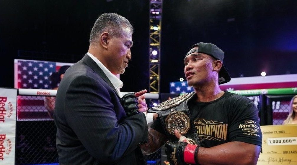 Hawaiian MMA Champion: “Discipline and consistency are the most important things.”