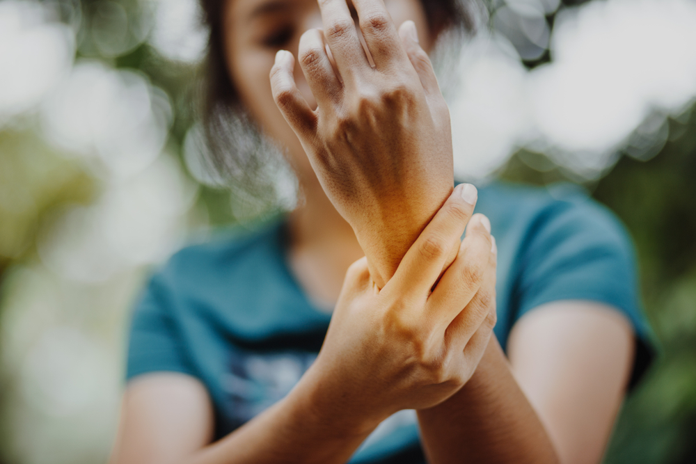 Rheumatoid Arthritis: Symptoms, Complications and Treatments