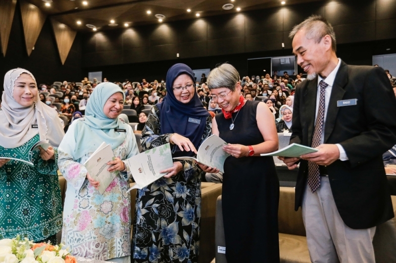 Malaysia Launches World’s First Traditional Medicine Research Framework