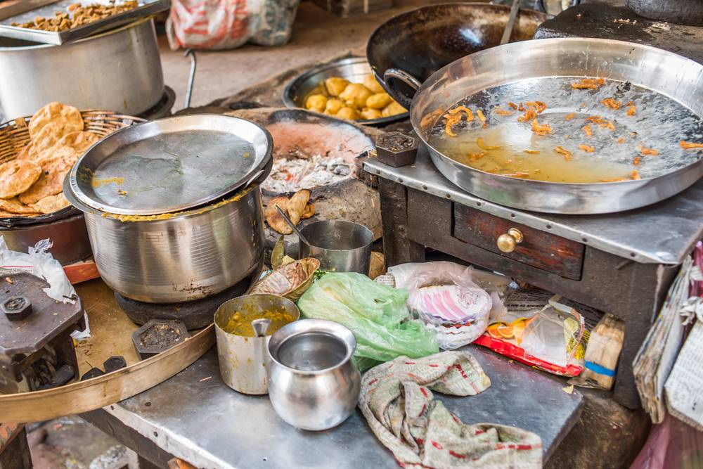 Dirty,Pots,And,Pans,After,Cooking,Street,Food,In,Varanasi,