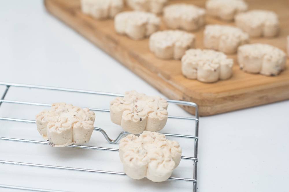 Healthy Chinese New Year goodies - Kuih Bangkit